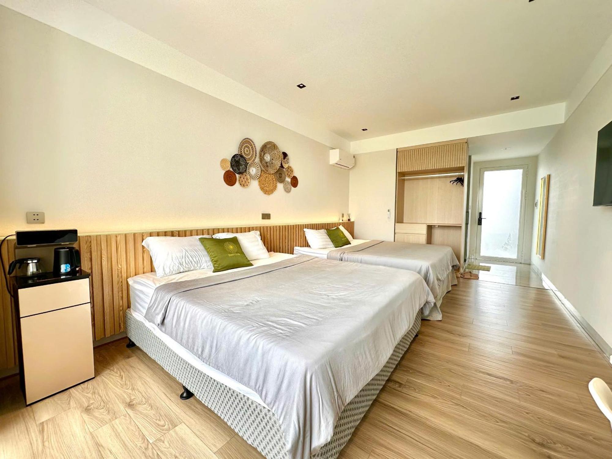 Bed and Breakfast Sens Club Thot Not Exteriér fotografie